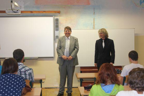 Hejtman Lubomír Franc zahájil školní rok na broumovském gymnáziu