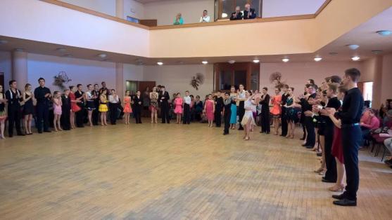 Páry Tanečního klubu Broumov soutěžily v Sezemicích. Úspěšně! 