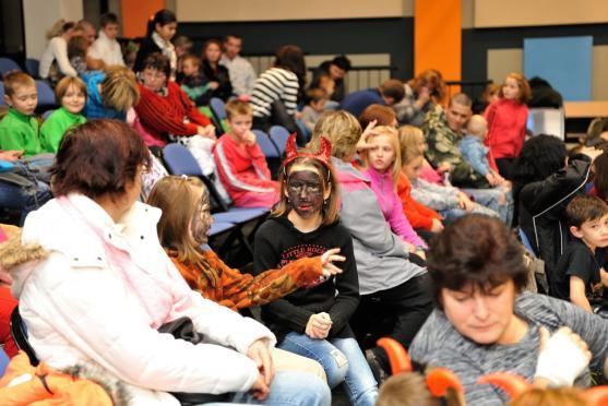 Druhý adventní víkend patřil čertům, trhům a adventnímu koncertu 