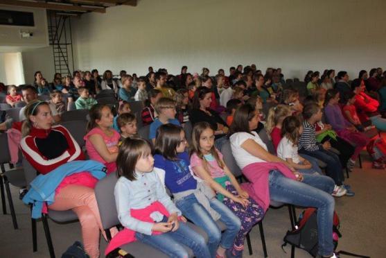 Masarykova základní škola četla dětem, ale i dospělým 