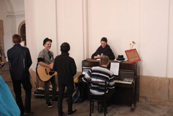 Gymplfest v Broumově! Včera pro školy, dnes pro veřejnost 