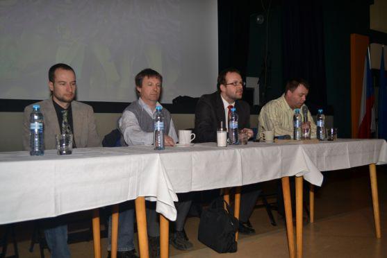 Broumovská veřejnost se dozvěděla o důsledcích průzkumu ložisek plynu a o protestech