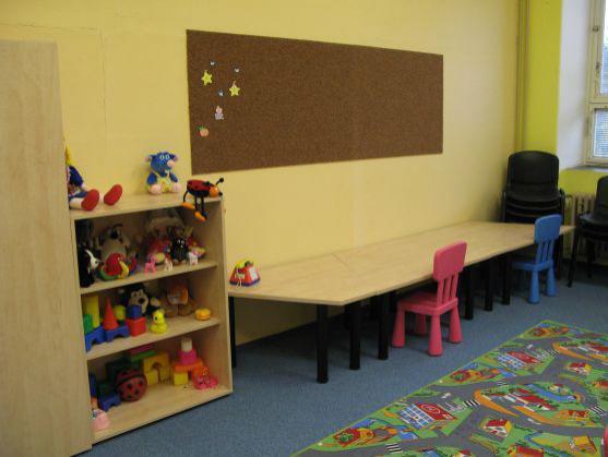 Vybavení prostor pro nové sociální služby bylo realizováno v rámci projektu Rozvoj sociálních služeb pro město Broumov – vybavení prostor pro sociální služby