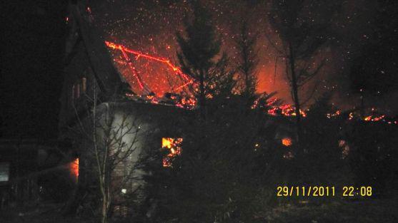 Hasiči zasahovali u dalšího požáru. V Hynčicích u Broumova hořela stodola se senem