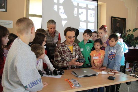 Filmfárum - to jsou tvůrčí filmové dílny v broumovském klášteře 