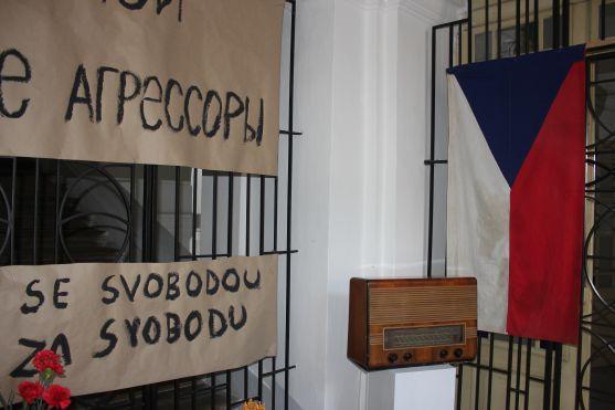 Polickou výstavu 8 & 60 zahájily písně Karla Kryla