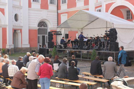 Víno a zábava. To je Vinum et Cetera v prostorech benediktinského kláštera v Broumově 