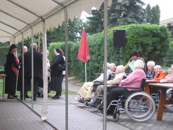 Český herec a spisovatel Tomáš Magnusek se stal patronem Domova důchodců v Polici nad Metují