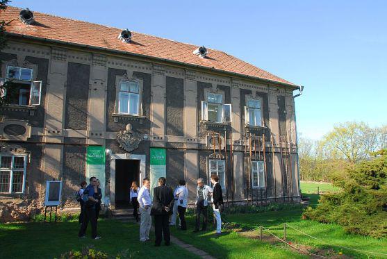 Nová výtvarná Galerie Dům v klášterní Zahradě* v Broumově je otevřena 