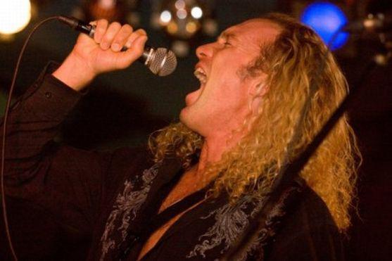 Na broumovském Plese podnikatelů a živnostníků zahraje pardubický JK Band a americký zpěvák David W. Kangas 