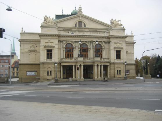 Broumovské baletky vystoupily na Mezinárodním galakoncertu baletních škol v Plzni 