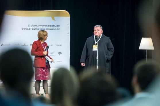 O proměnách důvěry a porozumění diskutovala první část hostů 6. Broumovských diskusí