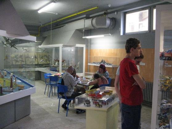 Muzeum papírových modelů připravilo netradiční večerní prohlídky 