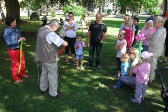 V Polici nad Metují se uskutečnil první Den s Toulavým baťohem 
