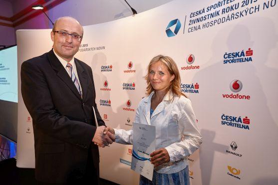 Nejlepším živnostníkem Královéhradeckého kraje je chovatelka včel Simona Adamcová z Hronova 