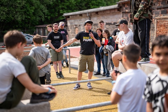 V Polici nad Metují vzniklo nové parkourové hřiště Bejbyho park