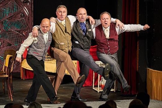 Premiéra Gogolových Hráčů na polické scéně