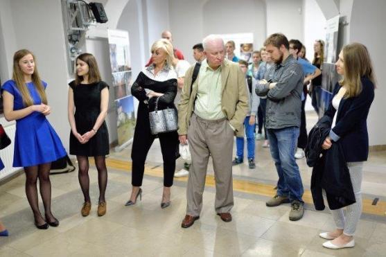 Polští studenti Univerzity Wroclaw pomáhají broumovské skupině kostelů