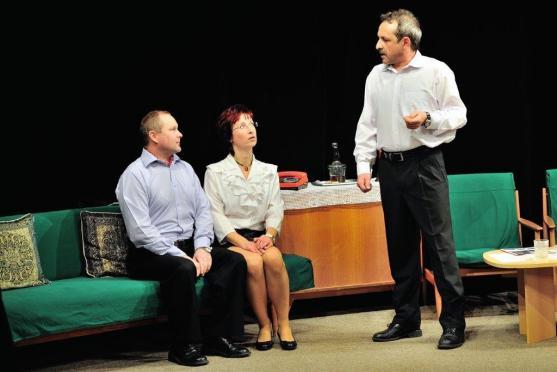 Druhý ročník Noci divadel skončil. Broumovský soubor vyprodal celé divadlo