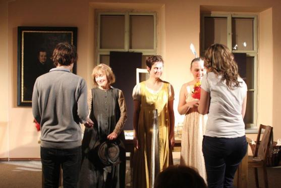 Letošní kulturní program v broumovském klášteře odstartoval představením Zahrada Jane Austenové
