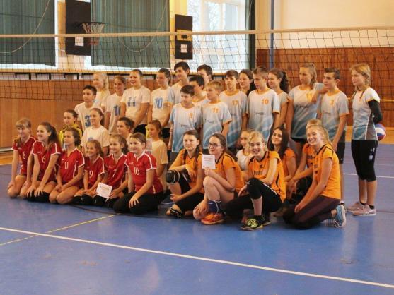  Mladé broumovské volejbalistky obsadily na turnaji v Novém Městě nad Metují 2. místo