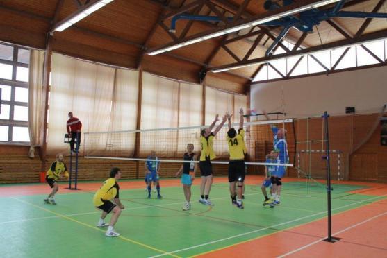 Volejbalisté Slovanu Broumov vyhráli Zimní pohár. Ženy postavily do soutěže dva týmy