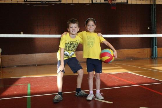 Na turnaji barevného volejbalu se dařilo broumovským týmům