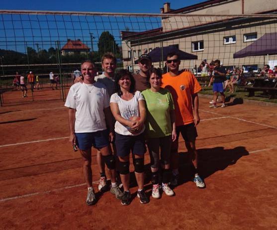 Broumovští volejbalisté byli úspěšní na dvou turnajích. Muži výborně zahájili okresní přebor