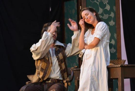 Malé letní divadlení: Je libo pohádky z Krkonoš nebo hradní crazy komedii?