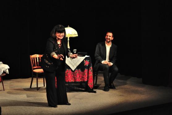 Divadlem se linul smích nejen Uršuly Klukové