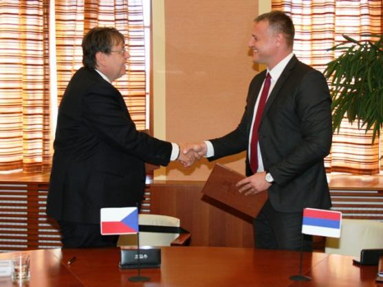 Kraj má nové partnery. Hejtman podepsal smlouvu s bosenskými Srby