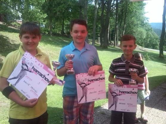 Při golfu se děti učí slušnému chování a gentlemanství. Velkým talentem, který vyrůstá v Broumově, je Matěj Špreňar