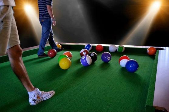 Na Slavnostech piva a klobás zahraje náchodská kapela Klapeto. Lákadlem je fotbalpool