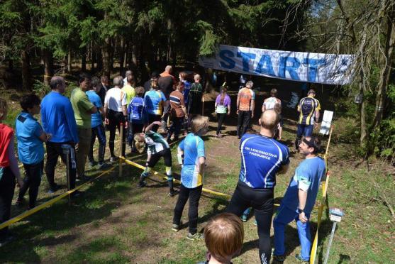 Na závodech v orientačním běhu na Janovičkách startovalo více než šest set závodníků