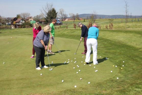 Na Dni otevřených dveří se ukázala řada talentovaných golfistek a golfistů