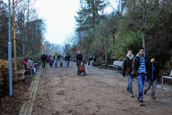 Strašidelnou Alejku letos znovu naplnila strašidla, děti a jejich smích