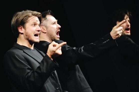 Krasavci Vyhazovači vyprodali broumovské divadlo čtrnáct dní před akcí