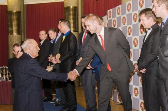 Matějovský převzal v Praze Zlatou sponu Federace automobilového sportu AČR