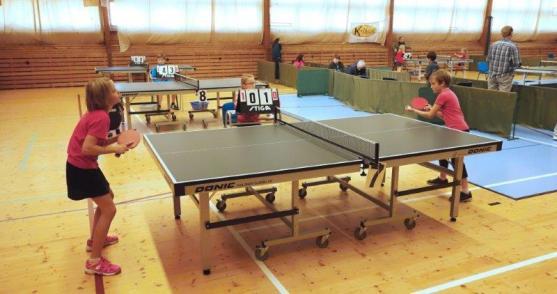 Druhé turnaje ve stolním tenise seriálu pro Královéhradecký a Pardubický kraj se konaly v Broumově