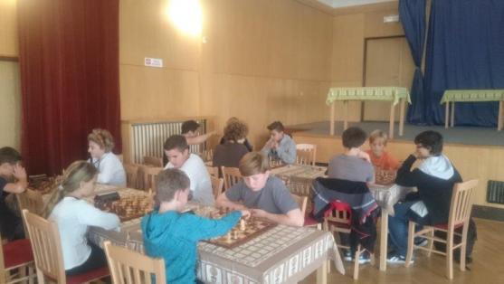 O šachového přeborníka Broumovska hrálo čtyřicet dětí