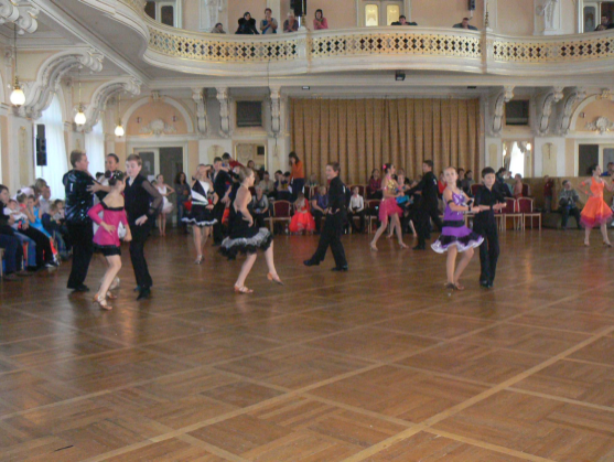 Broumovští mladí tanečníci jezdí pilně po soutěžích 