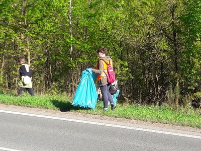 Skauti opět uklízeli les kolem silnice přes Pasa