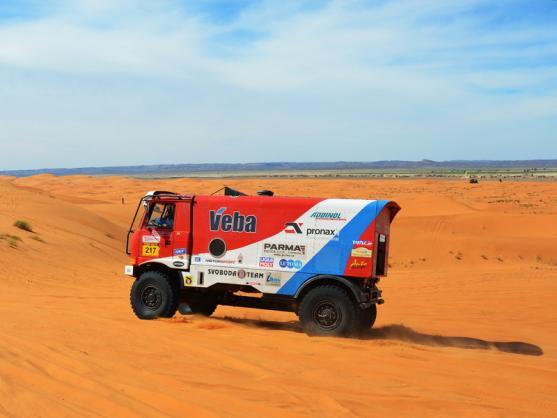 Druhé místo pro Svobodův tým na marocké Tuareg Rally 2015
