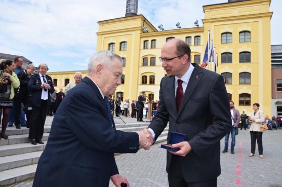 Osobnosti kraje může opět nominovat i veřejnost. V minulých letech medaile putovaly i na Broumovsko