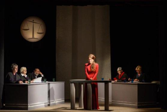 Soudní proces v Městském divadle!