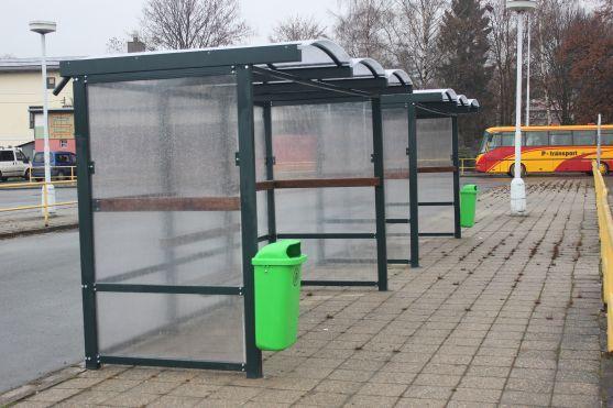 Neutěšené prostředí autobusového nádraží zřejmě potrvá. Byl by řešením nový prostor?