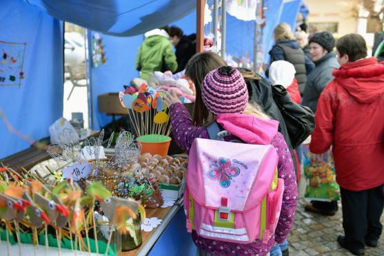 Návštěvníci velikonočního jarmarku oslavili příchod prvního jarního dne