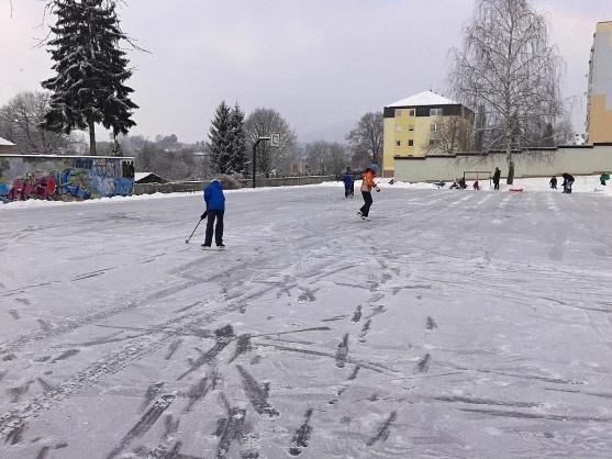 Bruslení na sídlišti v Polici nad Metují bylo zahájeno