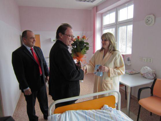 První náchodské miminko v roce 2012