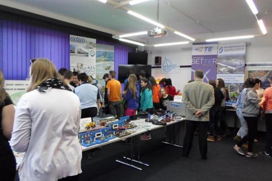 Kontaktní výstava na Střední průmyslové škole v Hronově